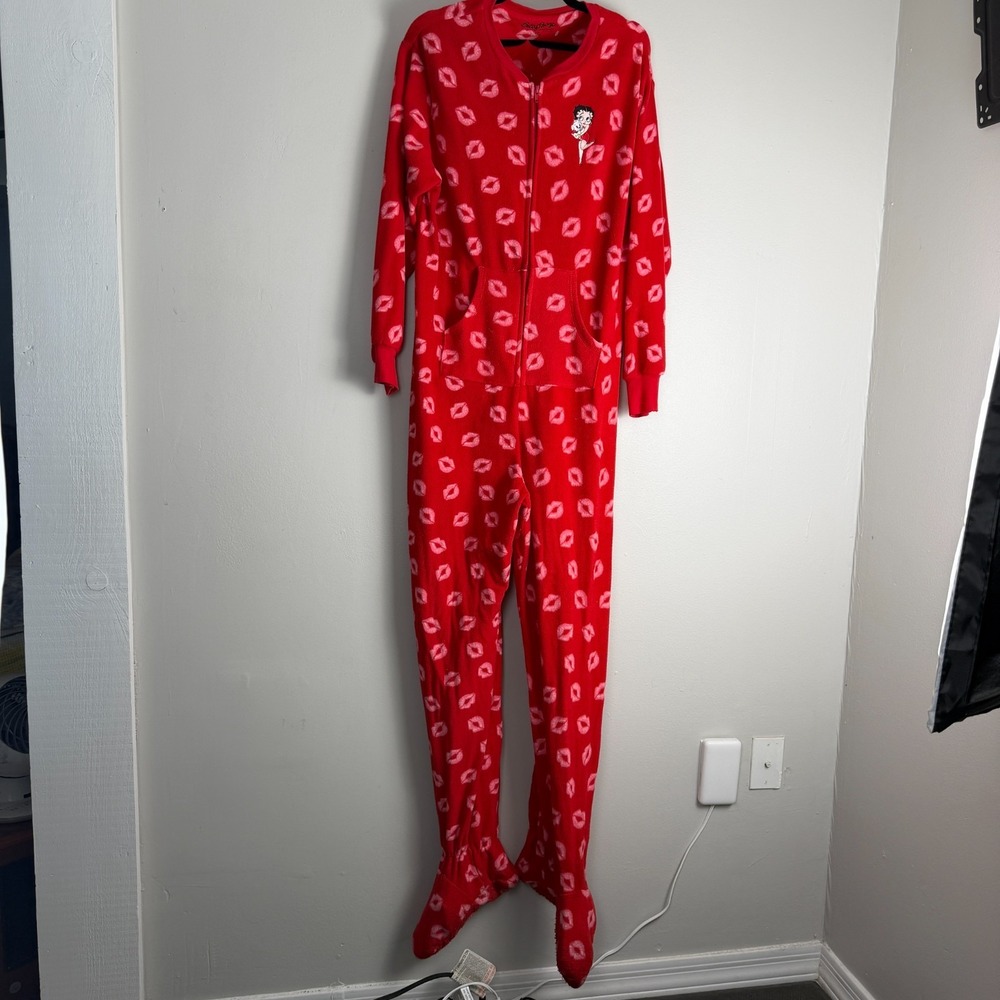 Betty Boop Overall Pajamas Women Large 11/13 Red Fleece Lip Kiss Print One Piece
